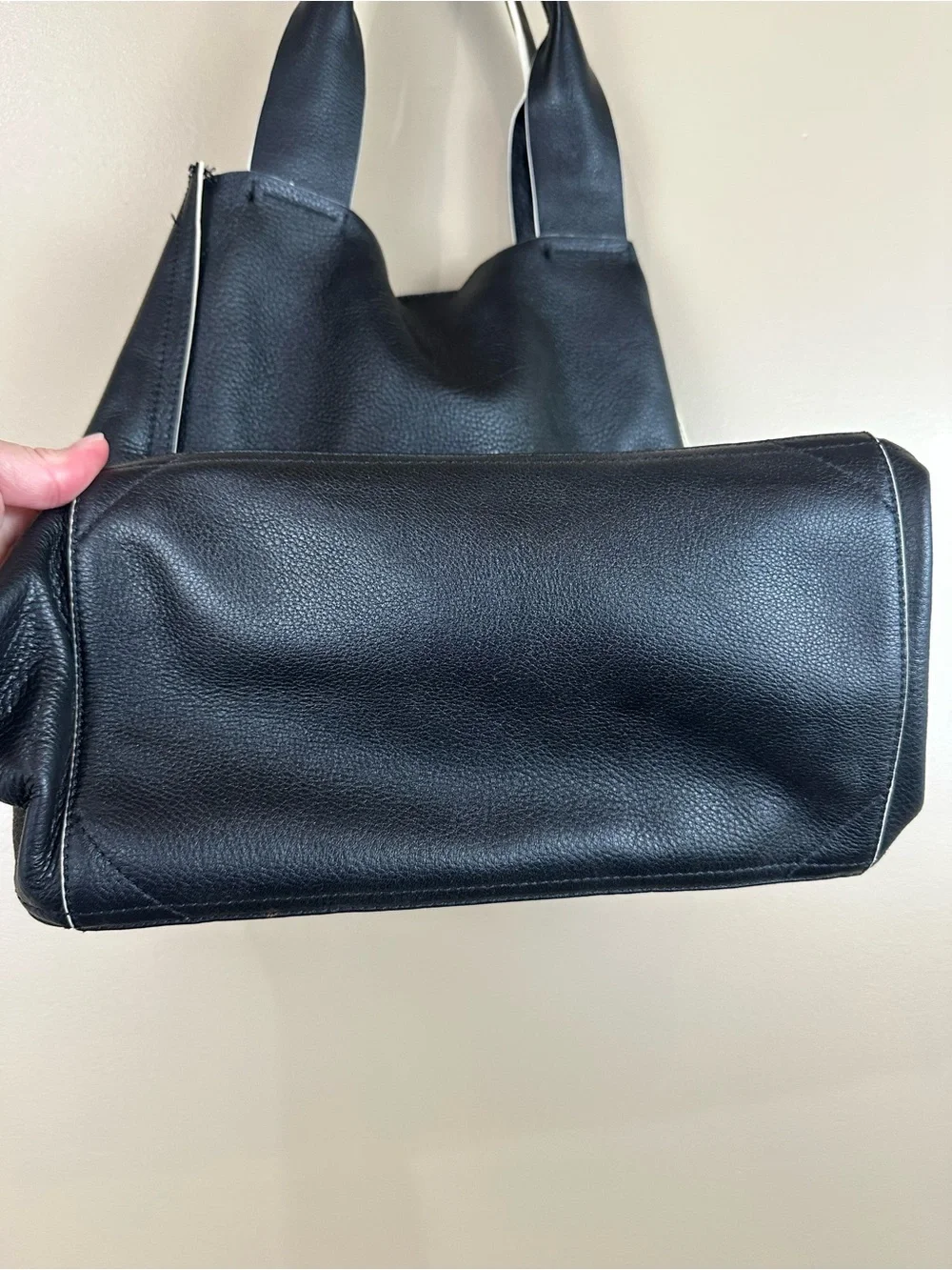 GAP Large Origami Tote Genuine Cow Leather Black Ivory Piped Shoulder Bag